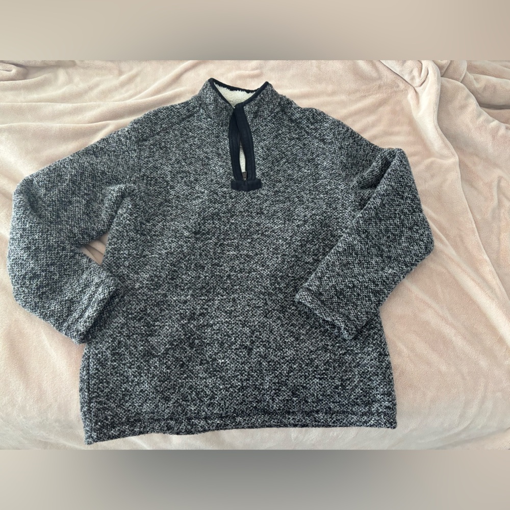Men’s size large Orvis pullover quarter zip sweater. Worn once.